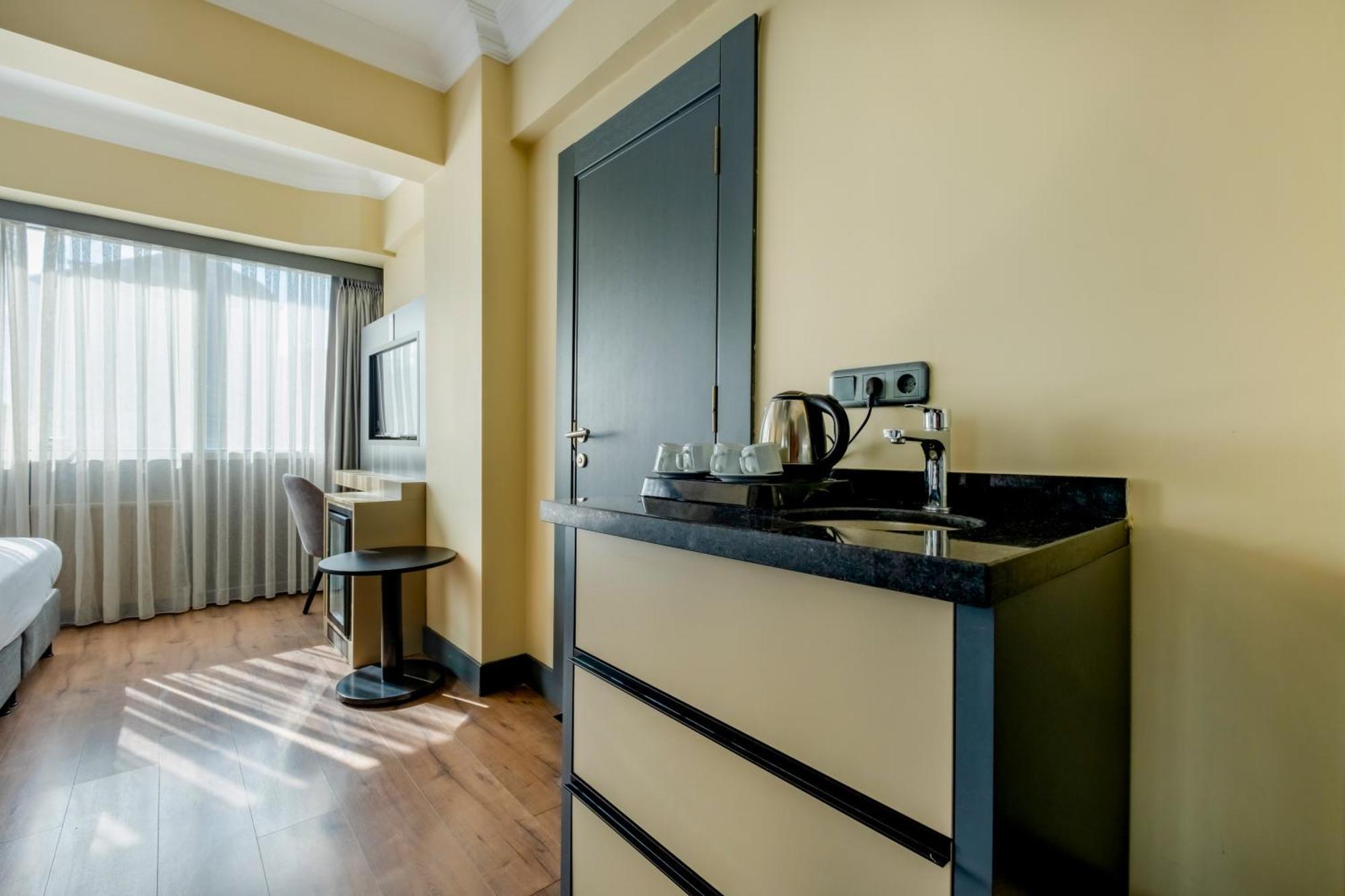 Frt Airlines Hotel - Istanbul Airport Arnavutkoy Ngoại thất bức ảnh